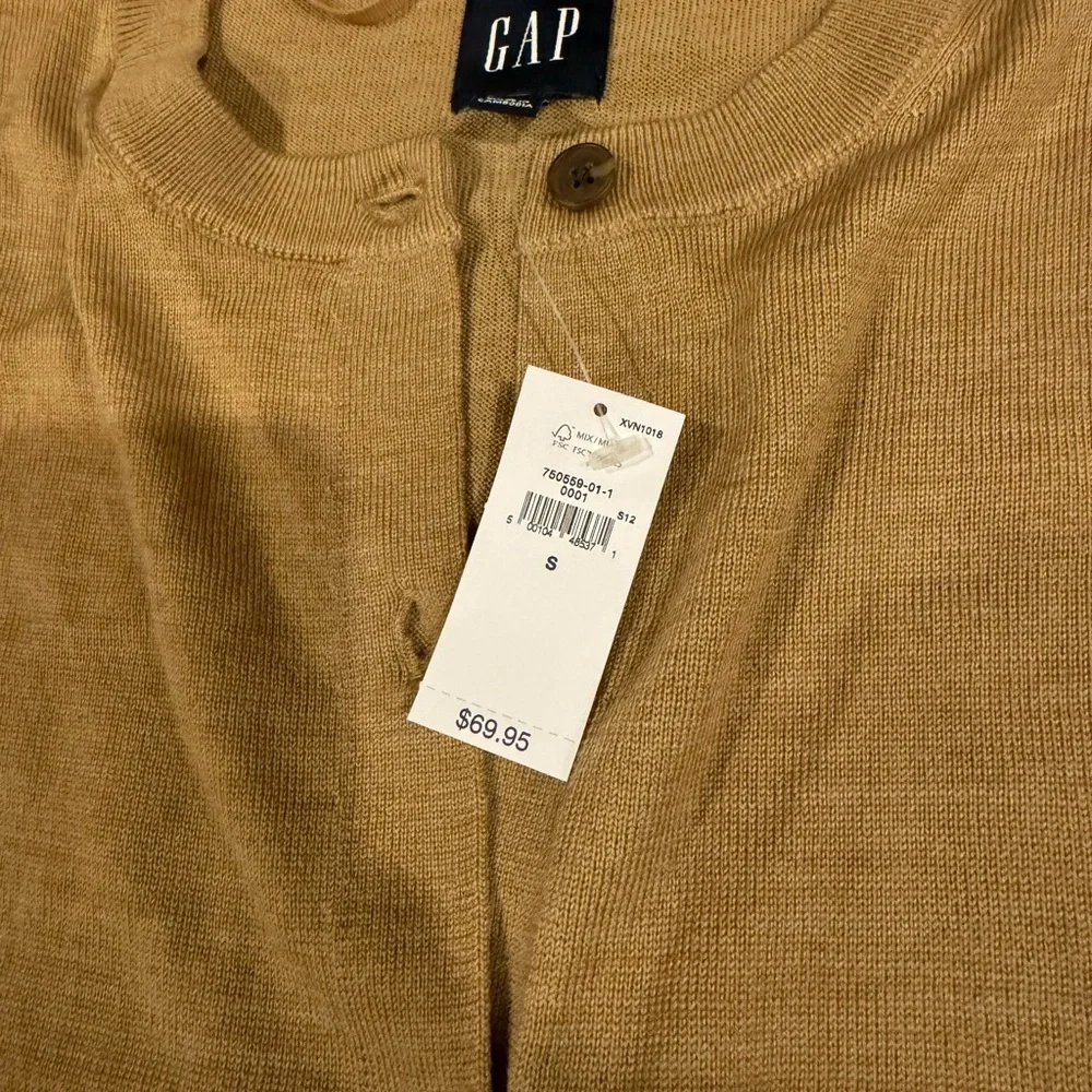 Gap Cardigan - Picture 2 of 3